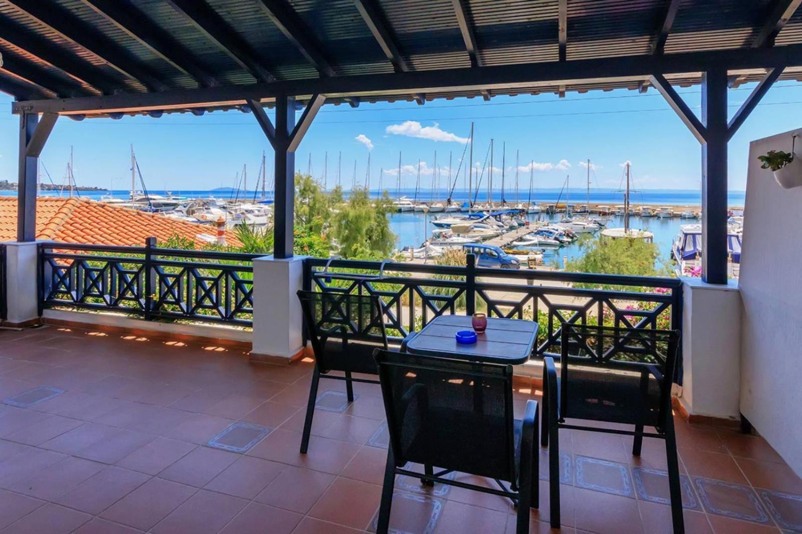 Nikiti Seafront Blue Apartamento Exterior foto